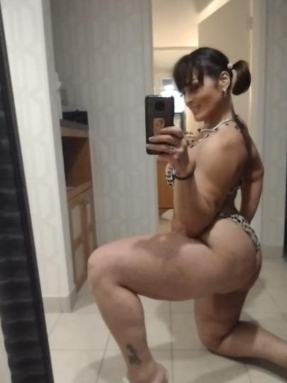Thick Latina Candy Seductress Lee Shaking Her Juicy Booty 5