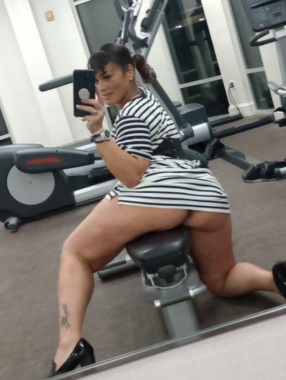 Thick Latina Candy Seductress Lee Shaking Her Juicy Booty 28