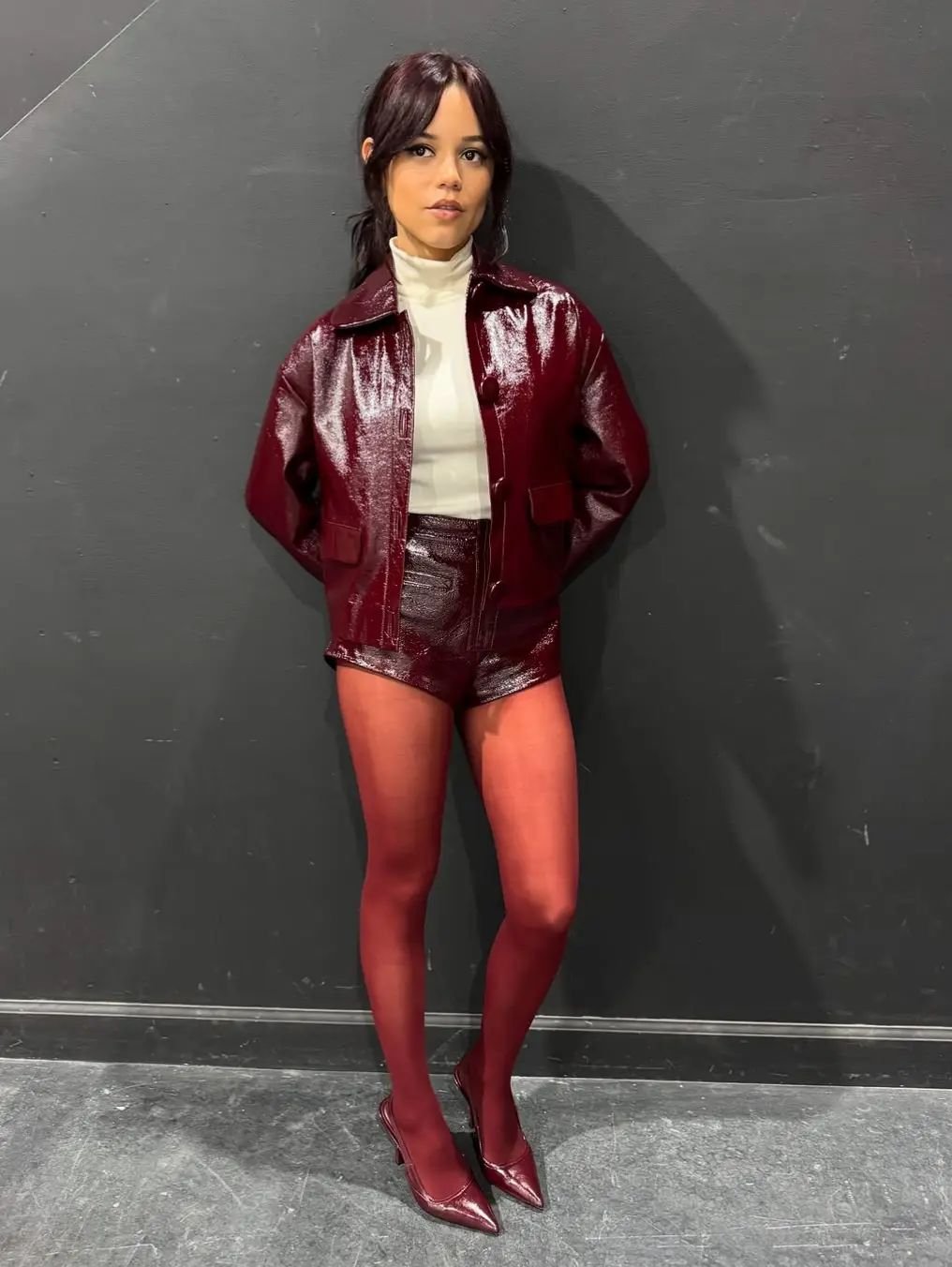 ジェナ・オルテガ、見たことない姿 — トータルボムシェル 2