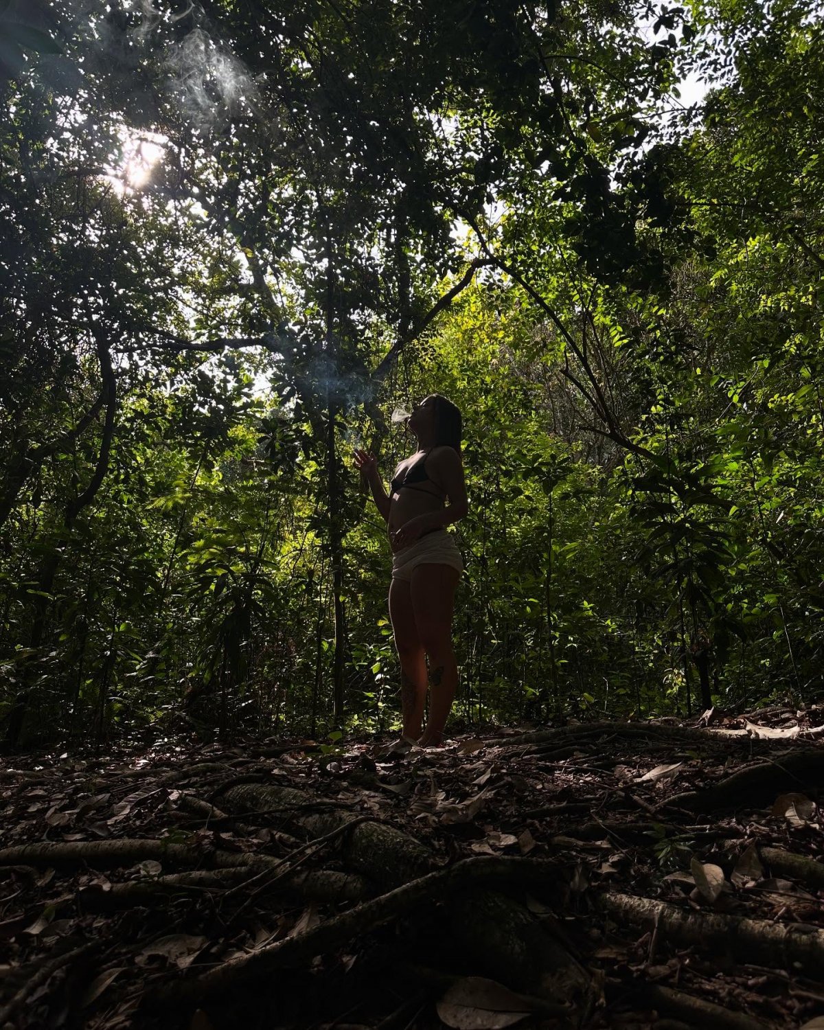 Naughty Novinha Dances and Teases for the Camera 33