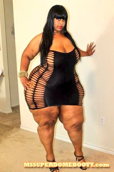 Thick BBL Booties Shaking and Begging to Be Spanked 5