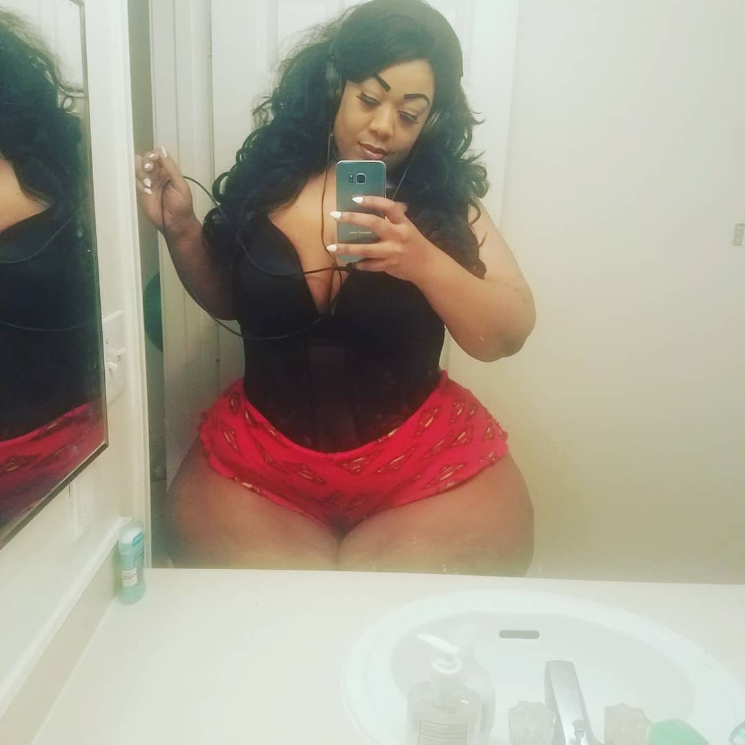 Thick BBL Booties Shaking and Begging to Be Spanked 10