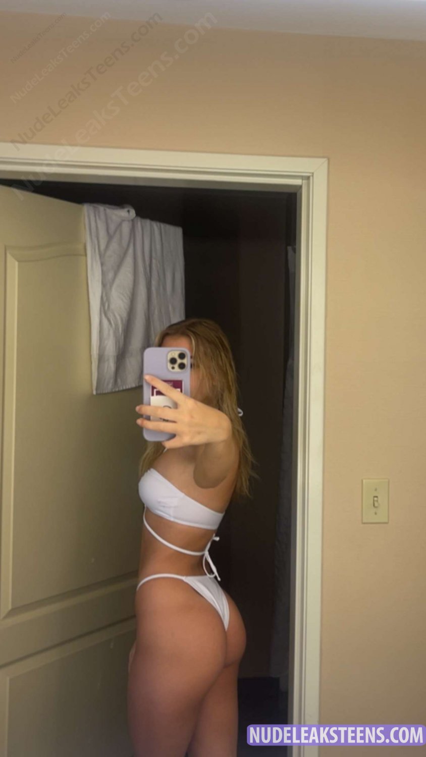 Hot Slutty Girl Shows Off Her Perfect Ass 31