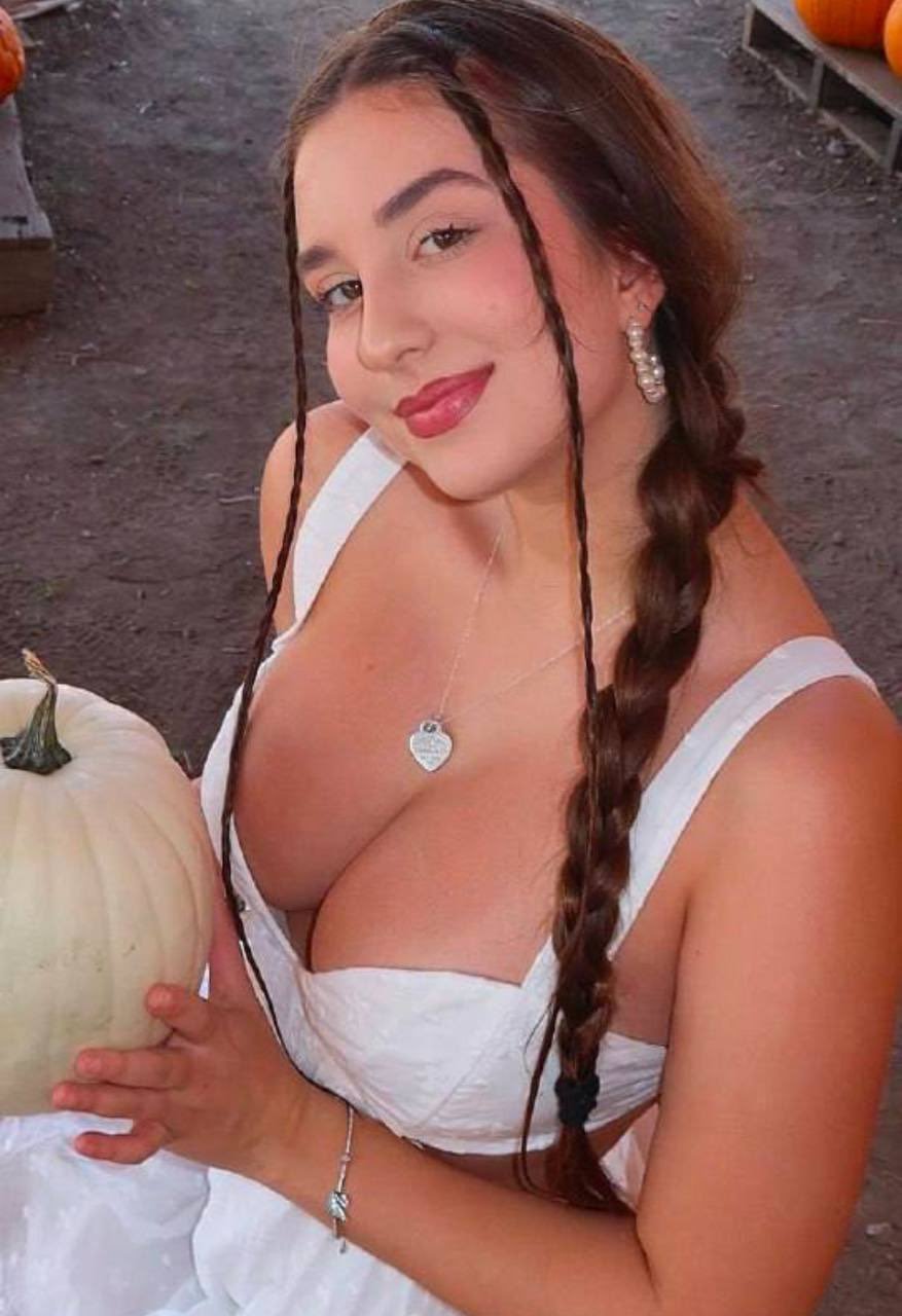 Perfect Nudes of Duda Rubert — Gorgeous and Irresistibly Hot 1