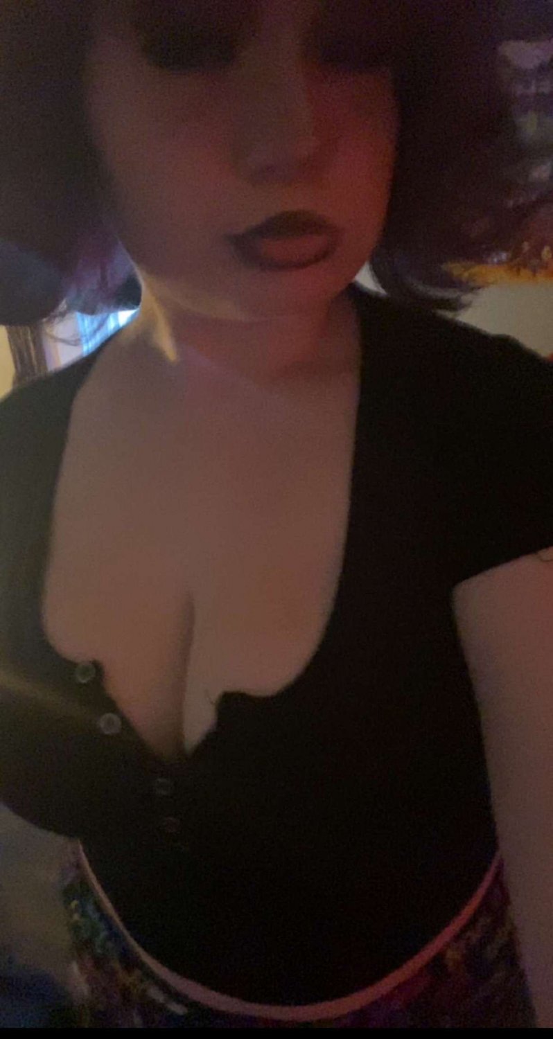 Submissive BBW Shows Off Her Huge Jiggly Tits 3