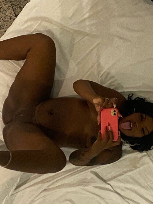 Thick Brazilian Babe Leaked — Big Ass and Wild Moves 4