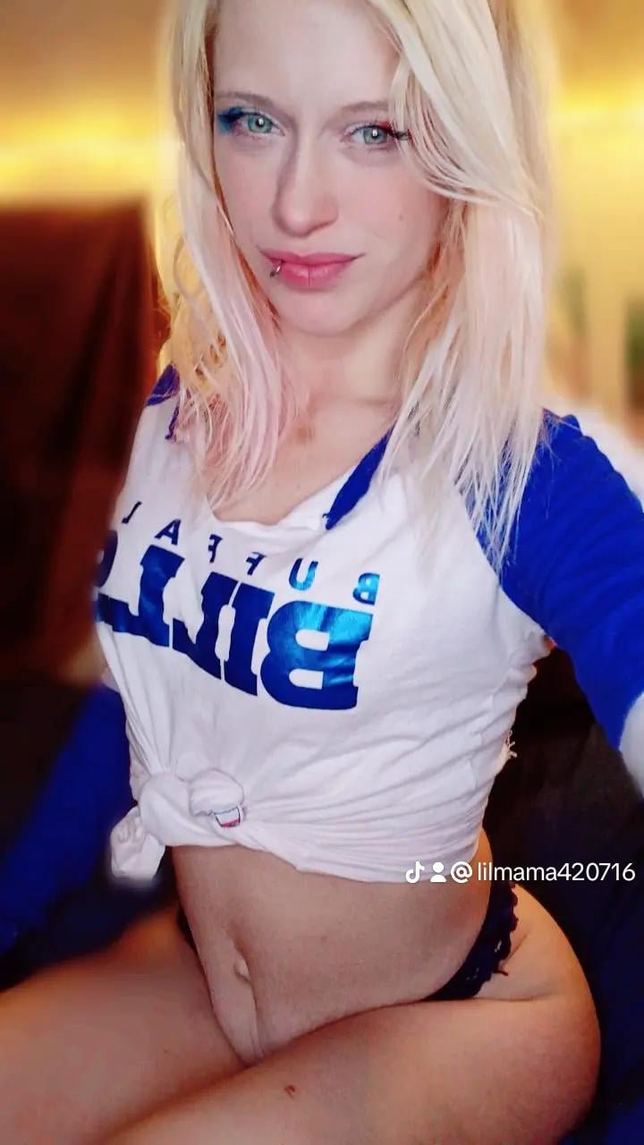 バッファローNYのカイト、ビッグハードコックでクレイジーに 1