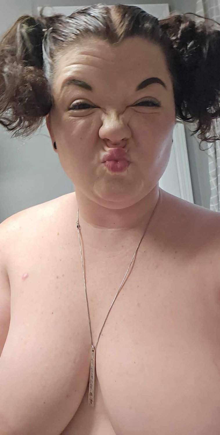 Hotwife Kayla Ready to Please in Every Possible Way 4