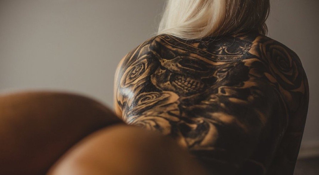 Blonde Bombshell Hayley Shows Off Her Tattooed Body 5