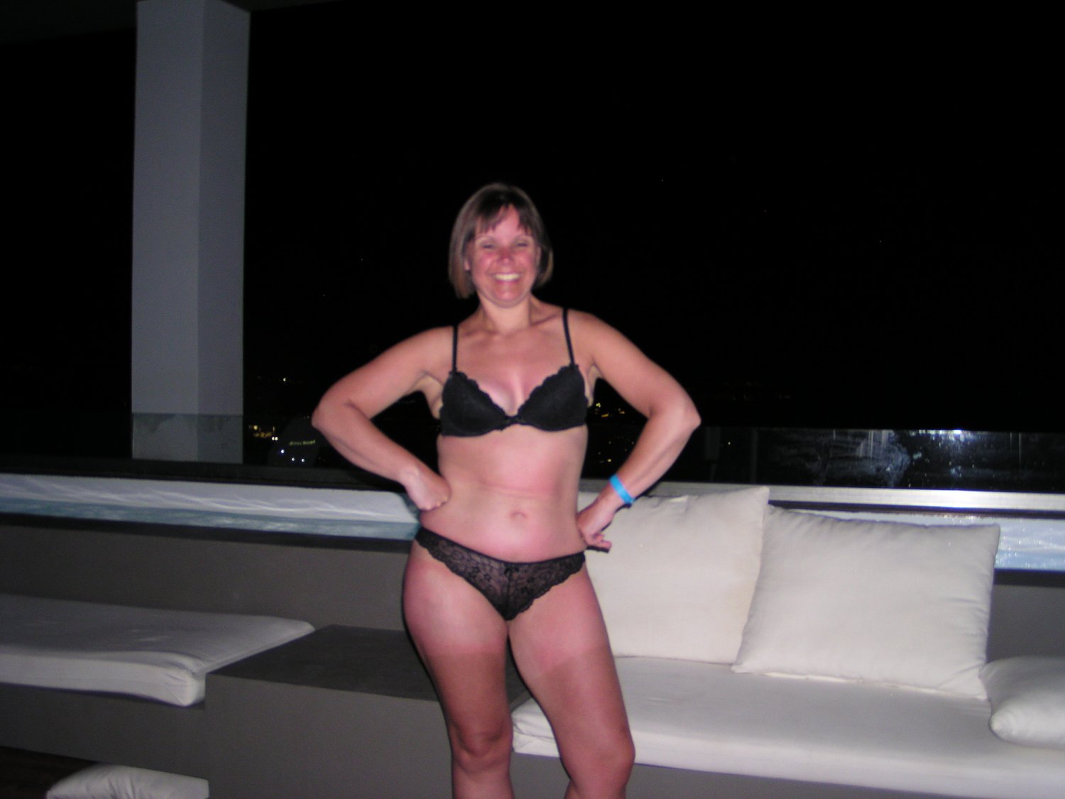 ノーティーワイフLisa、マンを喜ばせる 2