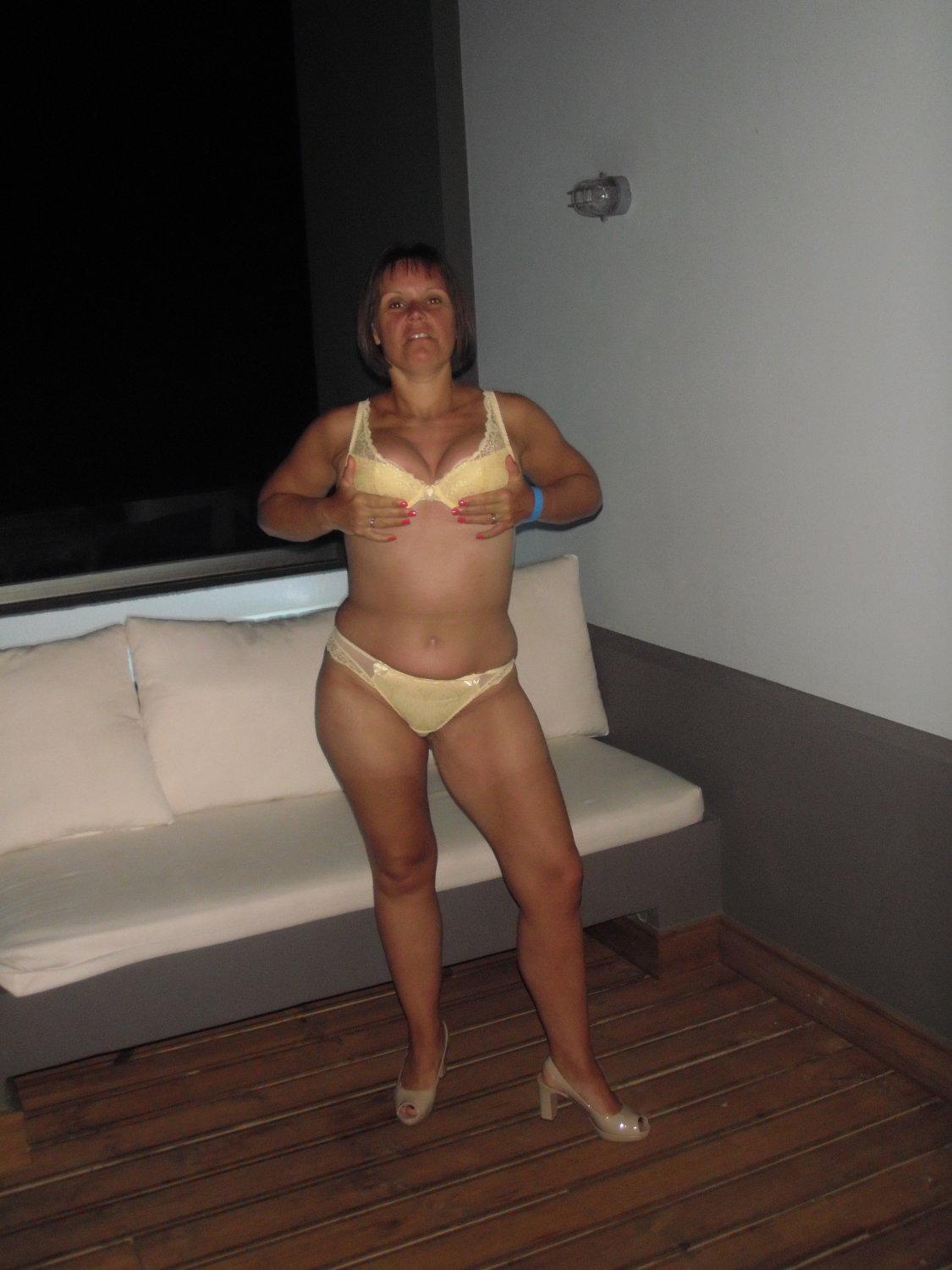 ノーティーワイフLisa、マンを喜ばせる 6