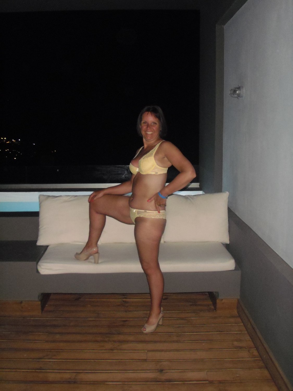 ノーティーワイフLisa、マンを喜ばせる 17