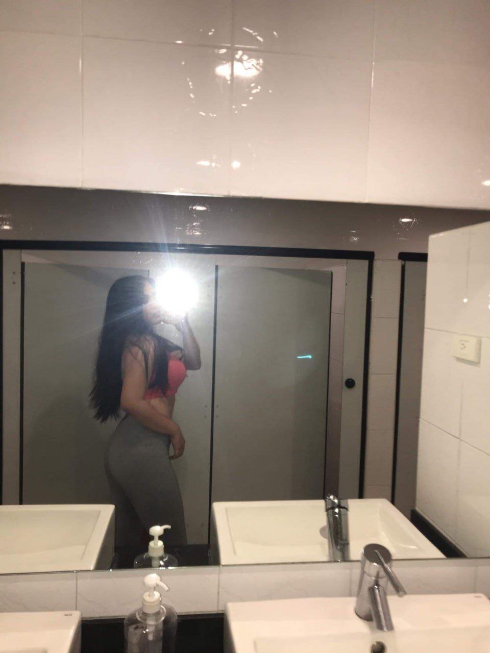 Chińskie akty Pinay Aamber Estiandan 2