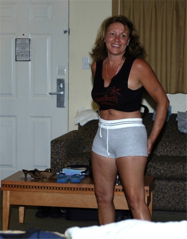 Sharleen - US Hotwife Milf. (pic2) 7