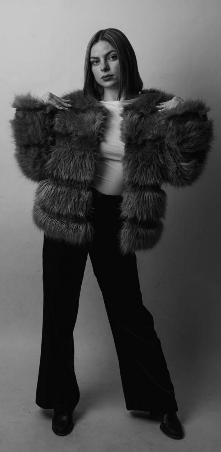 Sweet Hooker spielt mit sich selbst geteilt 3