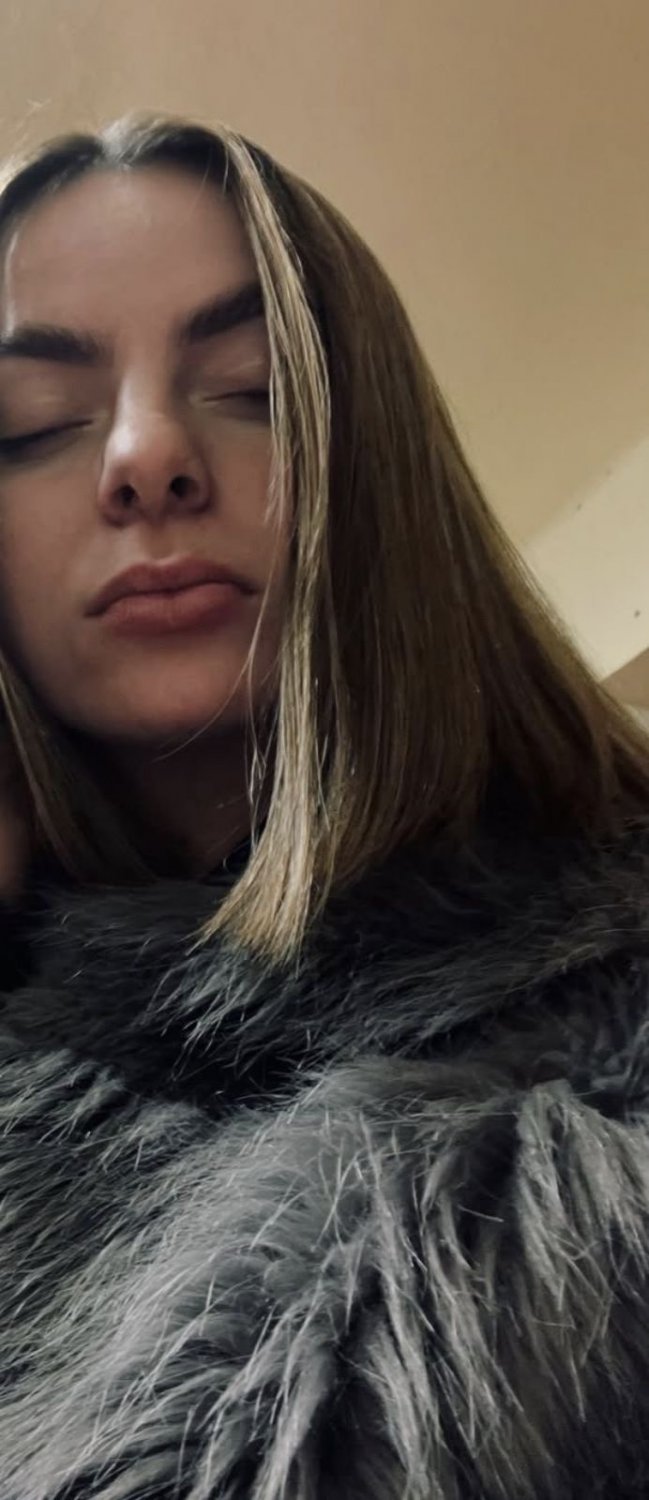 Sweet Hooker spielt mit sich selbst geteilt 5