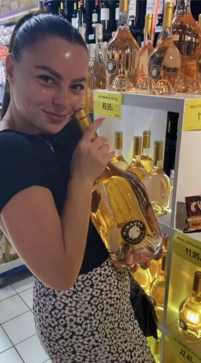 Sweet Hooker spielt mit sich selbst geteilt 7