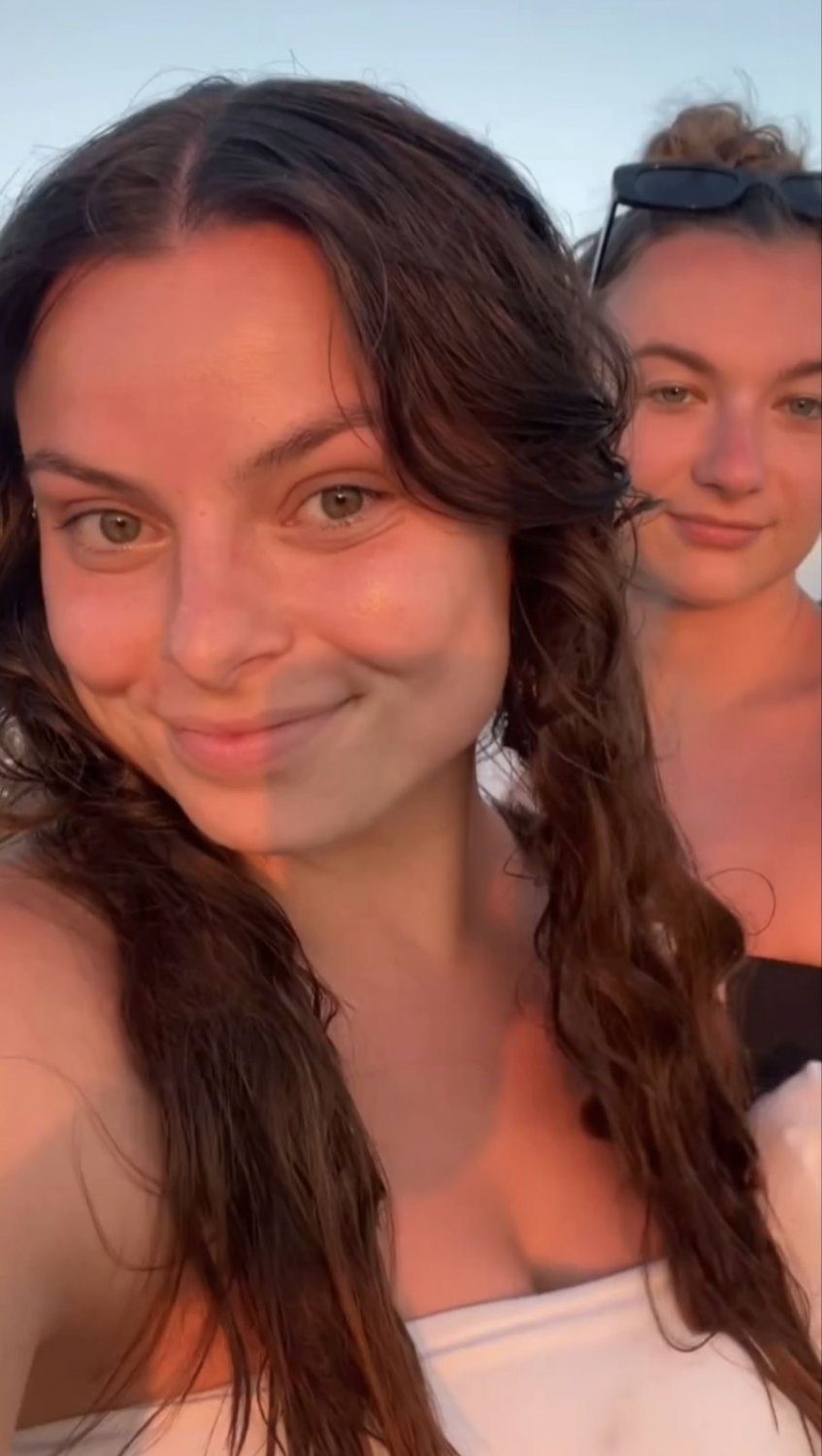 Sweet Hooker spielt mit sich selbst geteilt 15