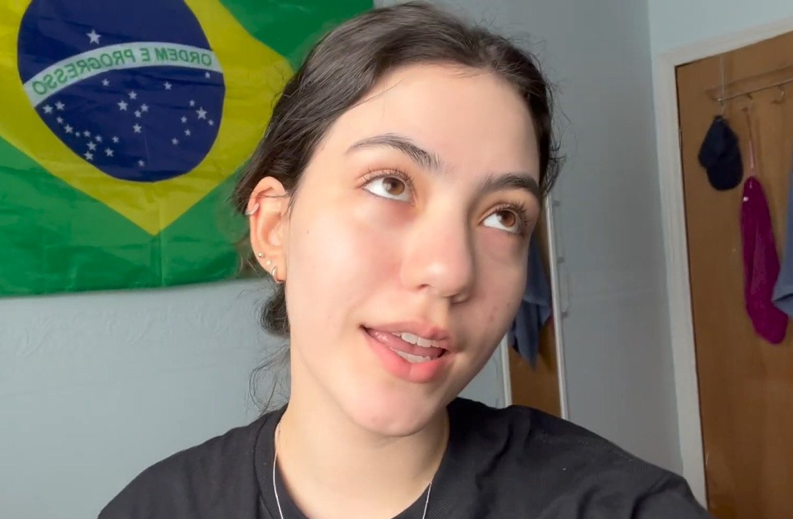 Comentário sobre o que esta playgirl branca mostra de qualidade (repost) 1