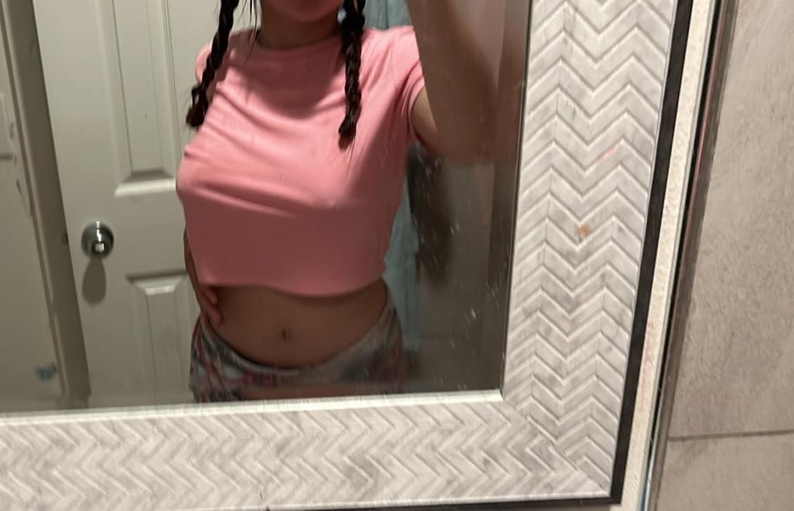 Puta guerita tetona expuesta 38