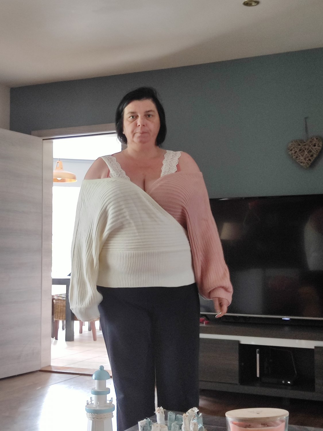 Jessie O. casada, submissa e viciada em putas desde cedo, ainda pede e precisa dele 13