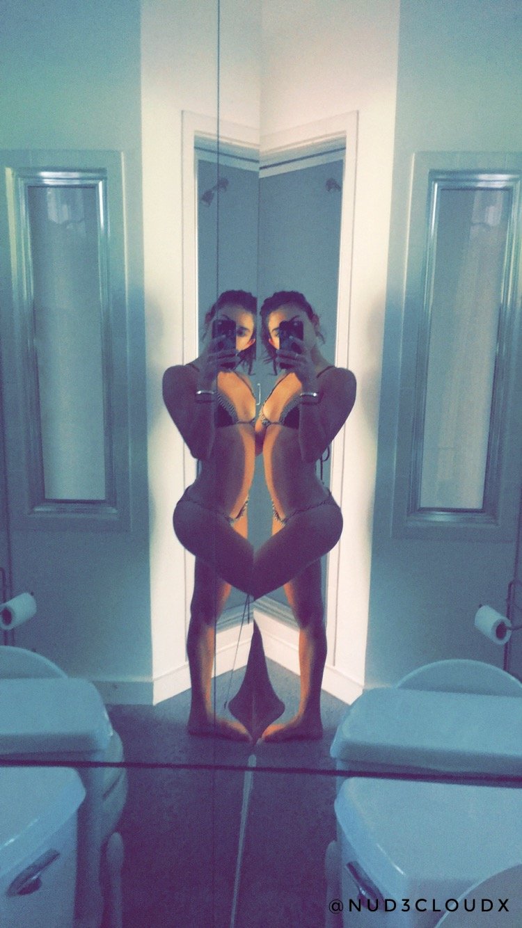 Sexy Selfie Slut Ready to Be Rated — How Hot Is She? 13