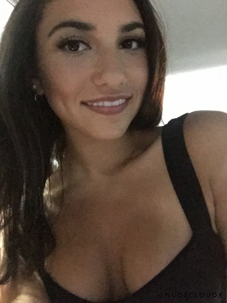 Sexy Selfie Slut Ready to Be Rated — How Hot Is She? 40