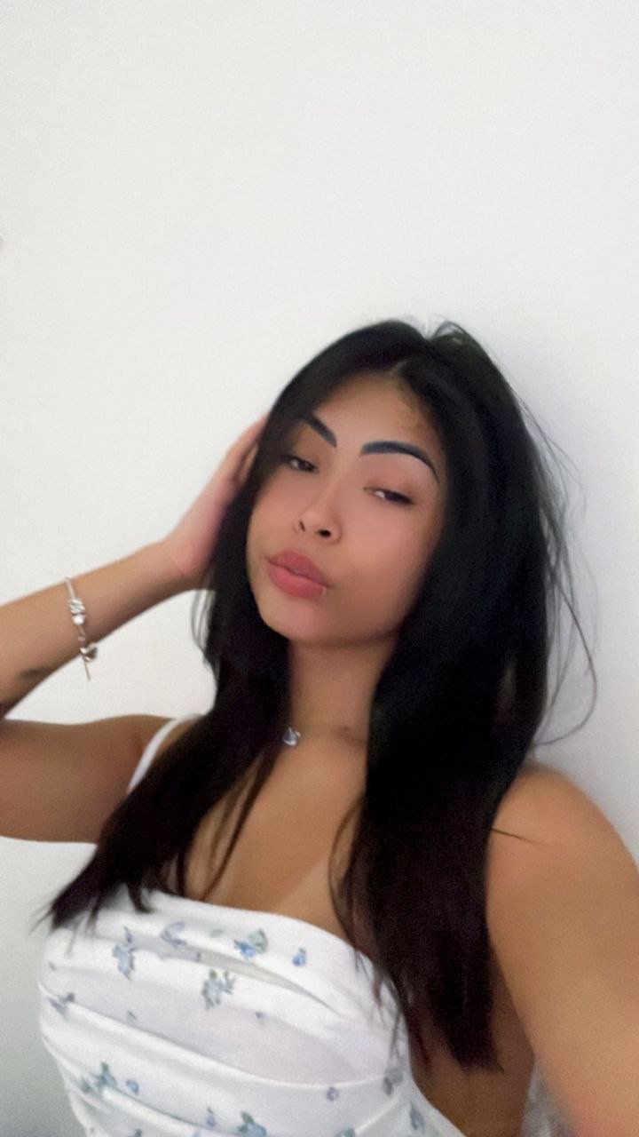 Thick Curvy Amateur Babes Going Wild on Camera 15