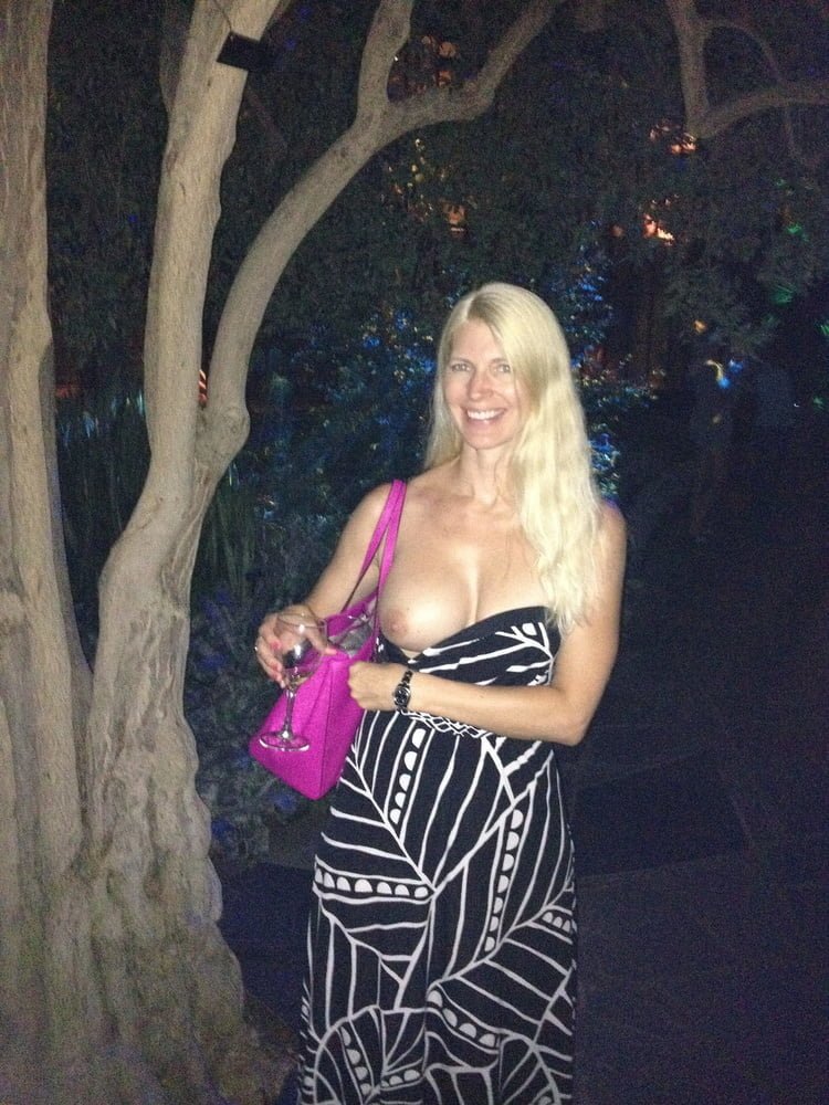 Reloj de Arena Milf Que Ama Flashing 3