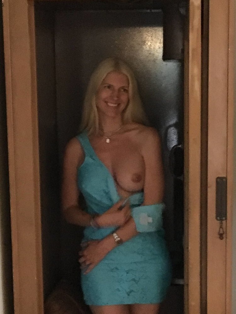 Reloj de Arena Milf Que Ama Flashing 23