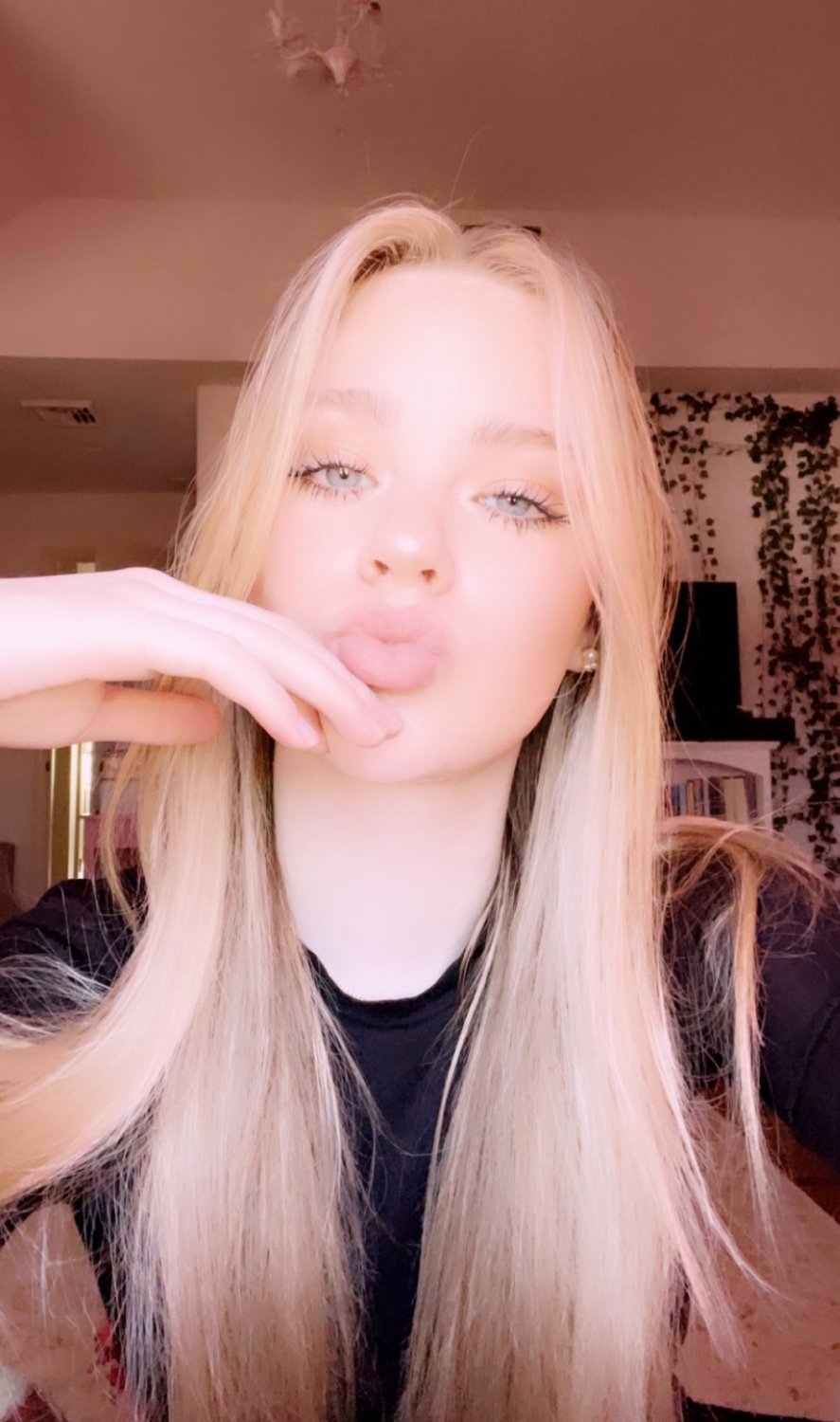 DSL Petite Light-haired Teen aus Kansas County 3