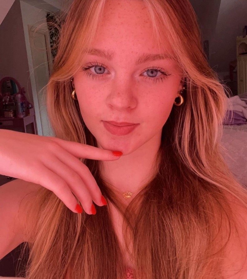 DSL Petite Light-haired Teen aus Kansas County 5