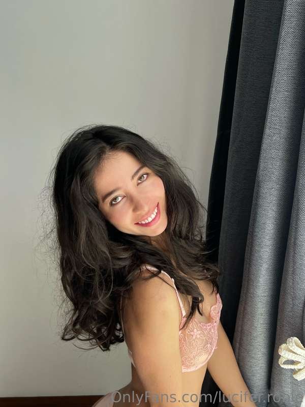 Brunette Temptress Luring You In with Those Eyes 16