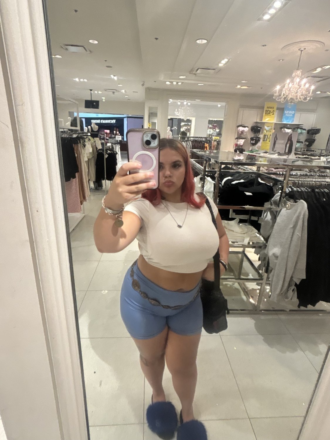 Chubby Babe Rilynn Showing Off Her Natural Big Tits and Thick Ass 19
