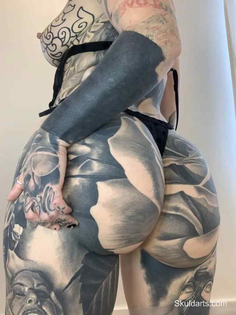 Porno PAWG Inked Schlampe mit Big Fat Perfect Ace 6