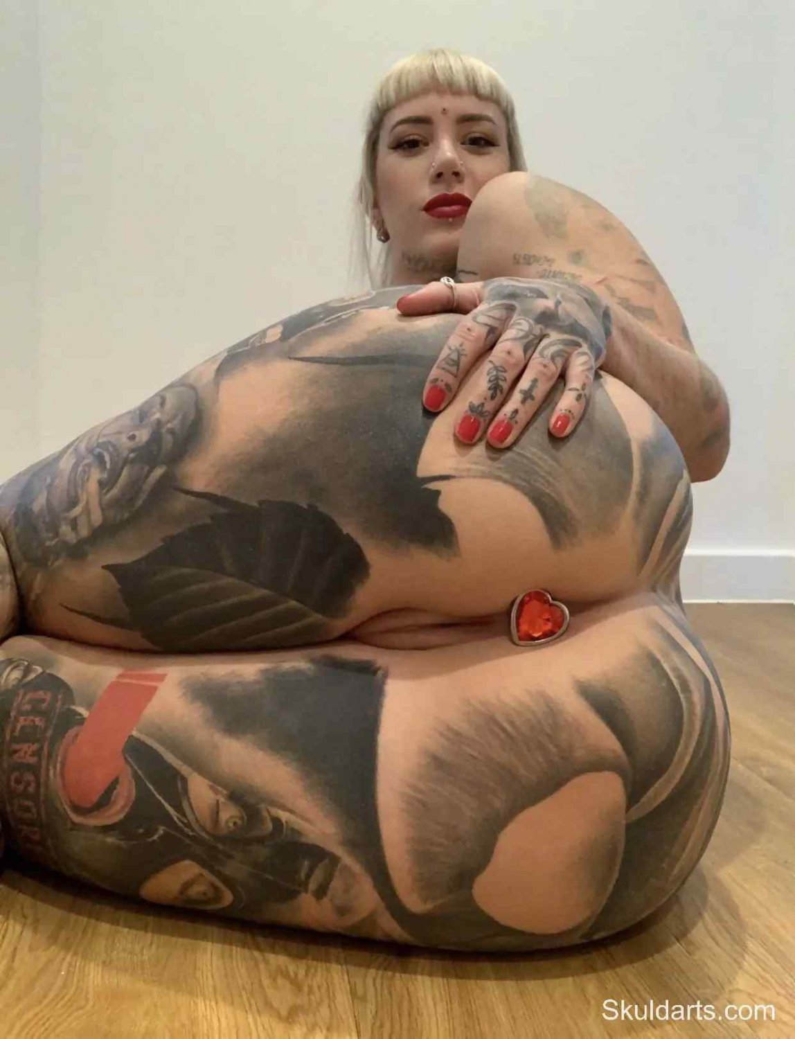 Porno PAWG Inked Schlampe mit Big Fat Perfect Ace 8