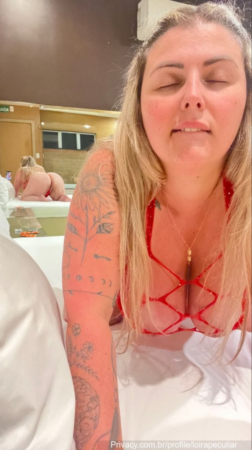 Thick BBW Dani Showing Her Pussy and Loving Every Moment 1