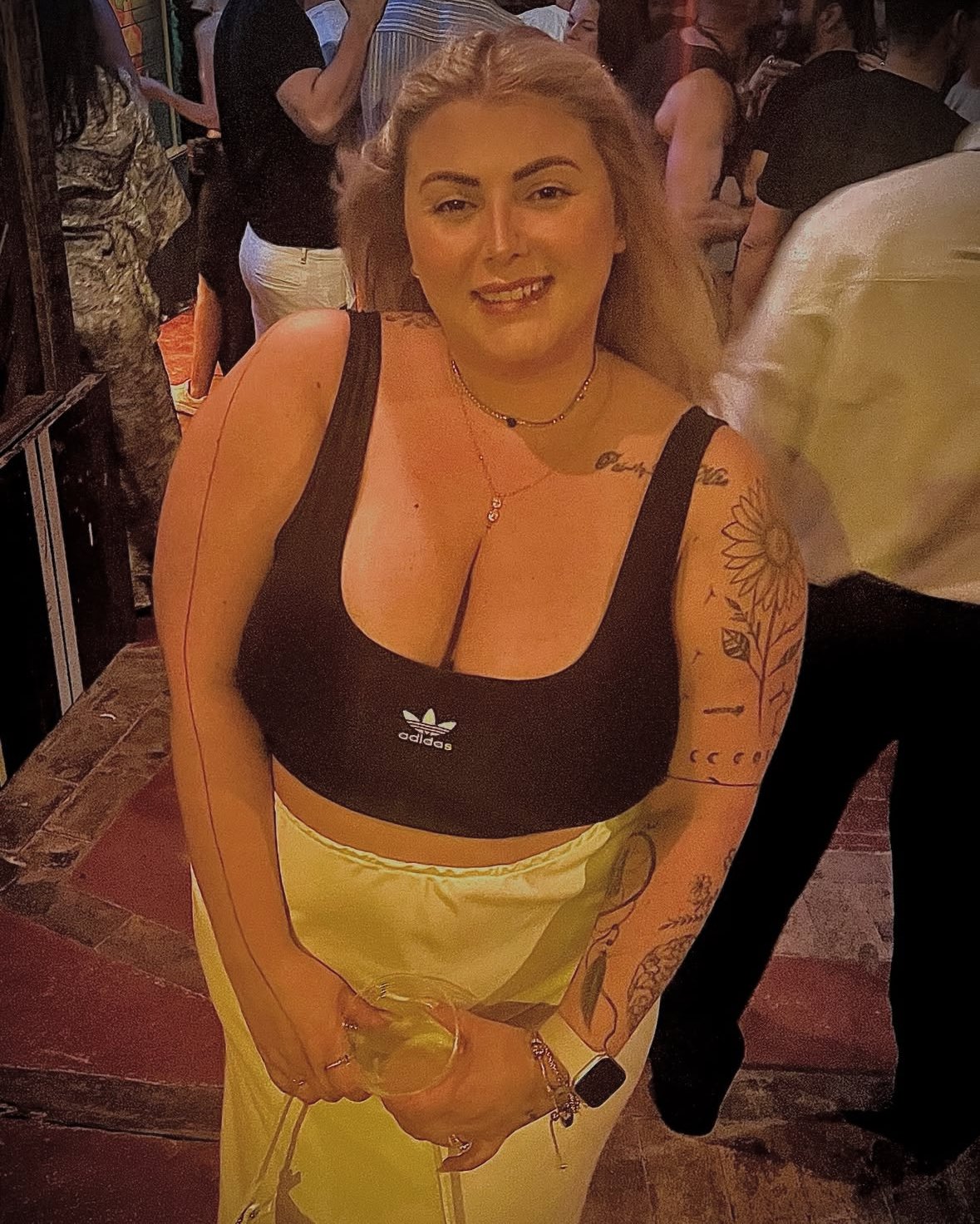 Thick BBW Dani Showing Her Pussy and Loving Every Moment 9