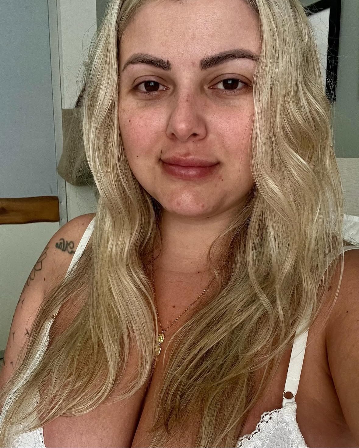 Thick BBW Dani Showing Her Pussy and Loving Every Moment 21