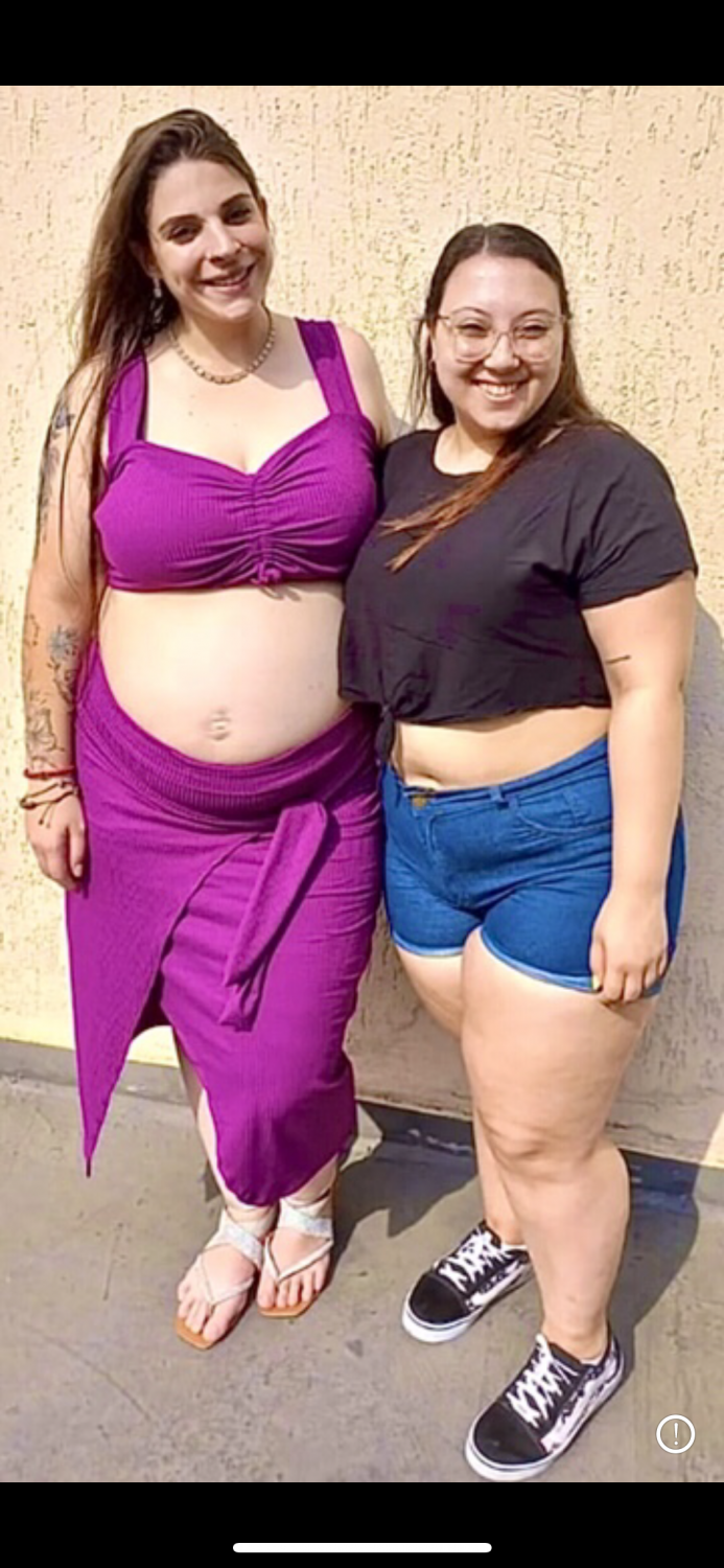 Mi prima empollona se está convirtiendo en una zorra, ¿qué opinas de esta zorra? 🤤🤤🤤 1