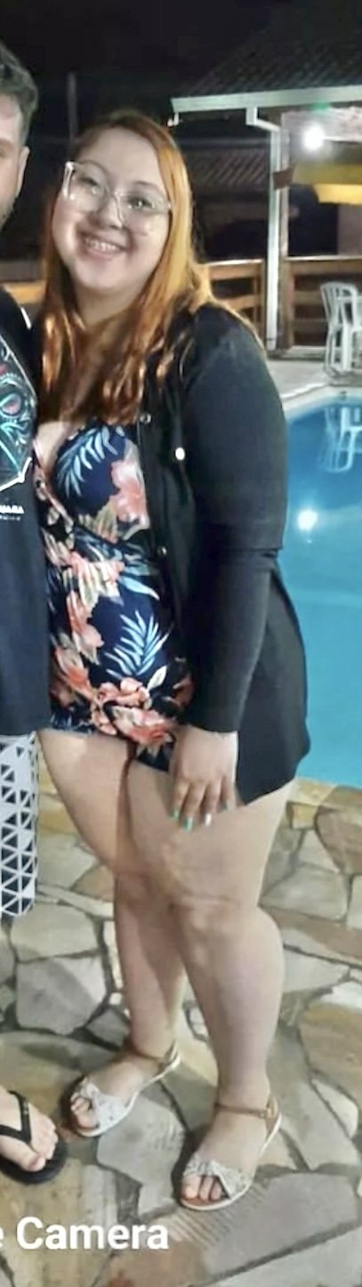 Mi prima empollona se está convirtiendo en una zorra, ¿qué opinas de esta zorra? 🤤🤤🤤 2