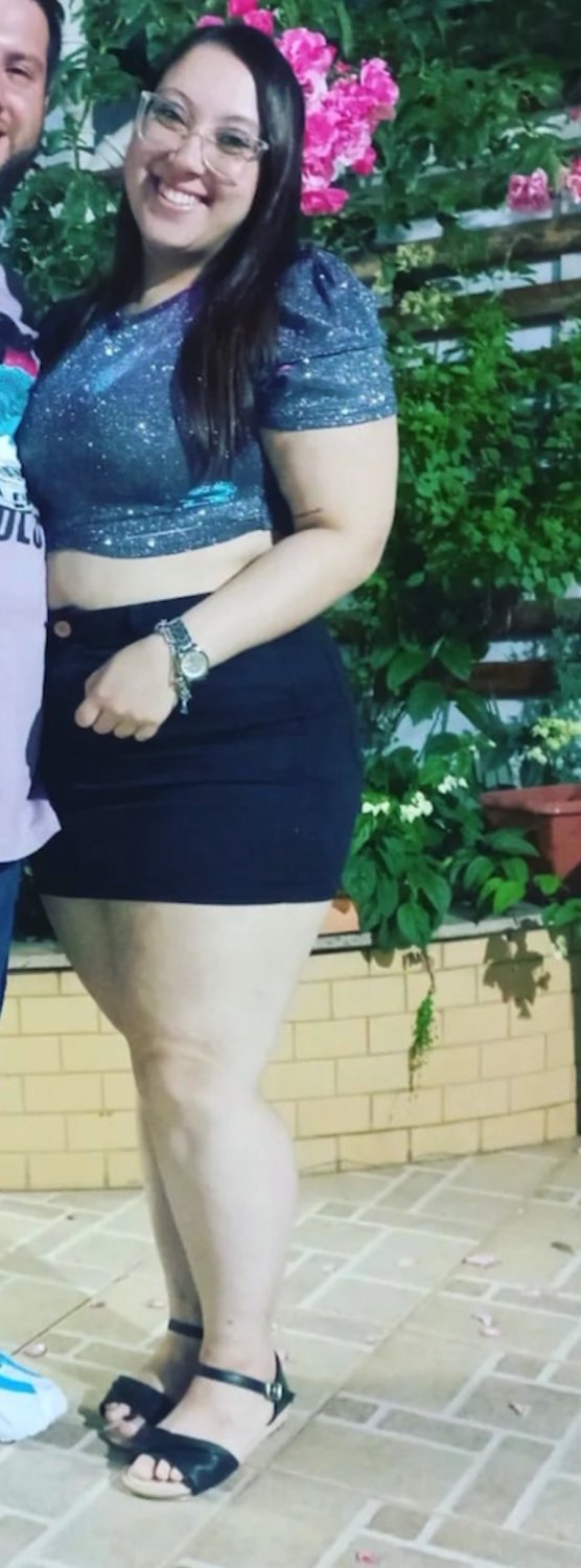 Mi prima empollona se está convirtiendo en una zorra, ¿qué opinas de esta zorra? 🤤🤤🤤 4