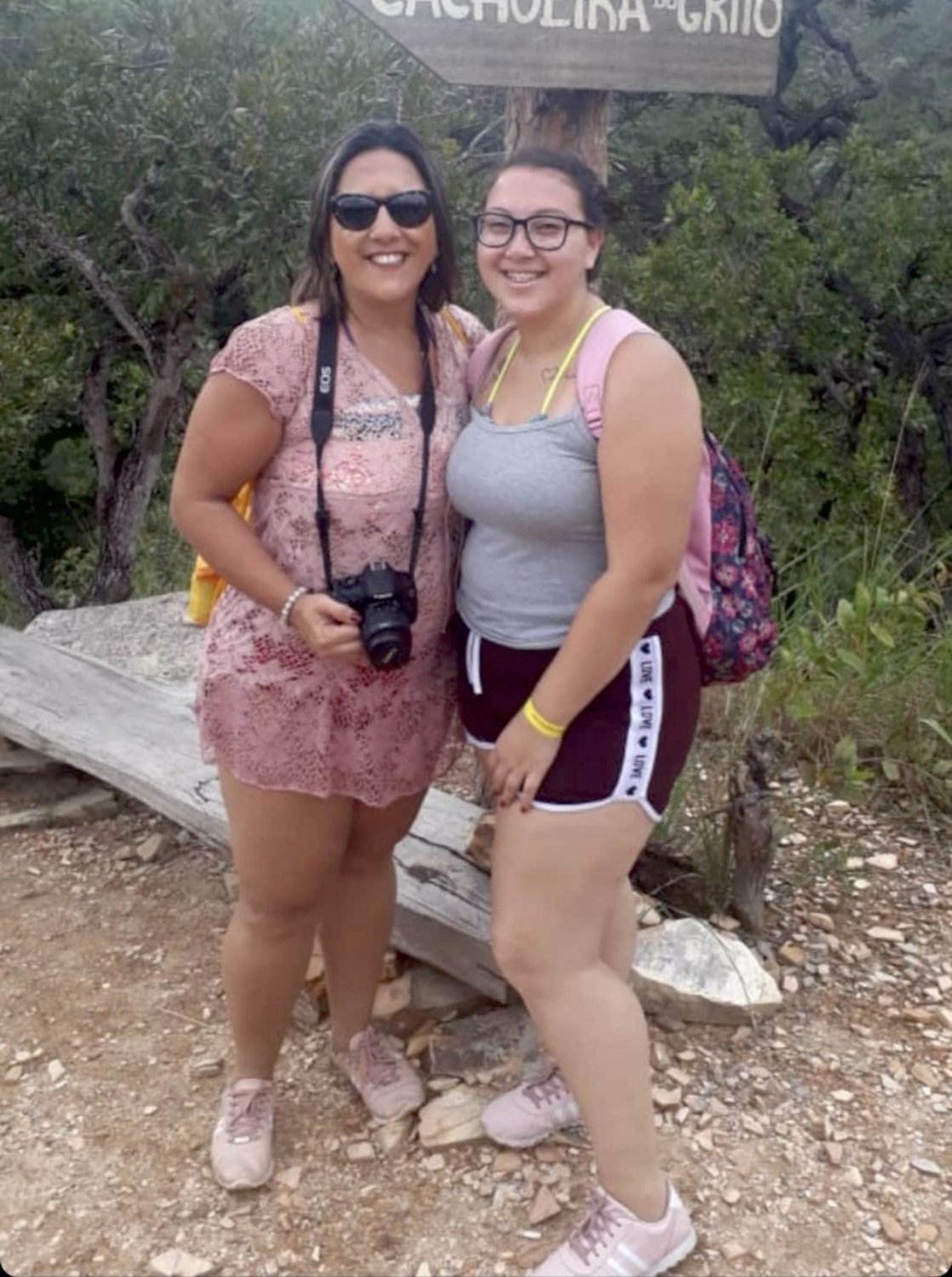 Mi prima empollona se está convirtiendo en una zorra, ¿qué opinas de esta zorra? 🤤🤤🤤 14