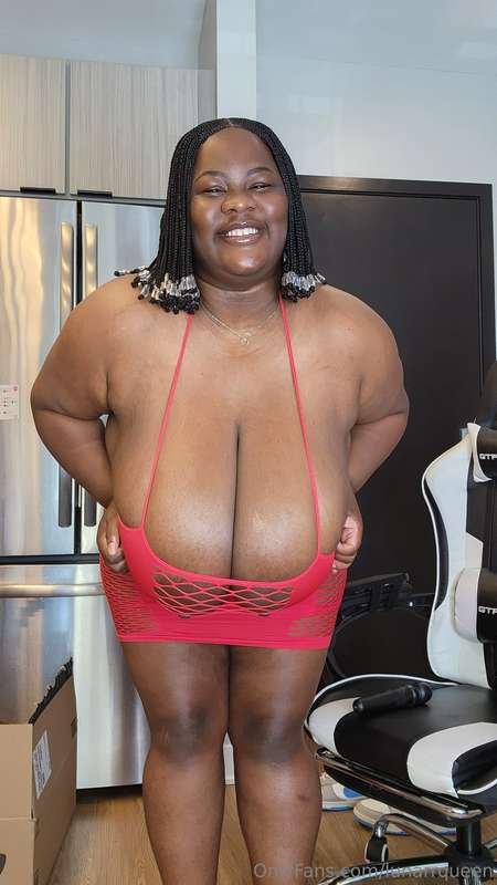 Ebony BBW Goddess Lola99Walker Showing Off Her Curves 31