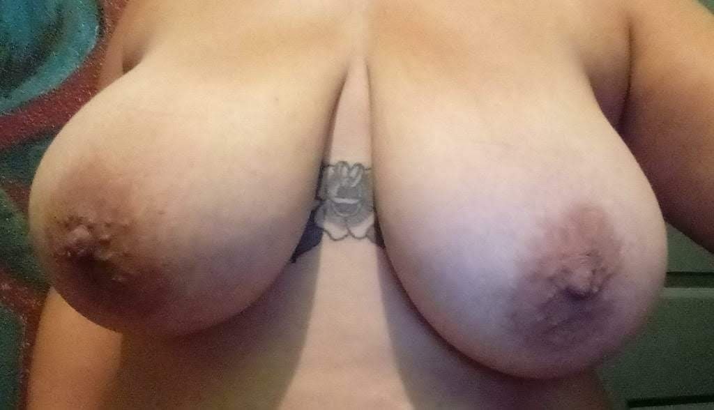Karen Showing Off Her Huge Tits and Thick Ass Like a Queen 2