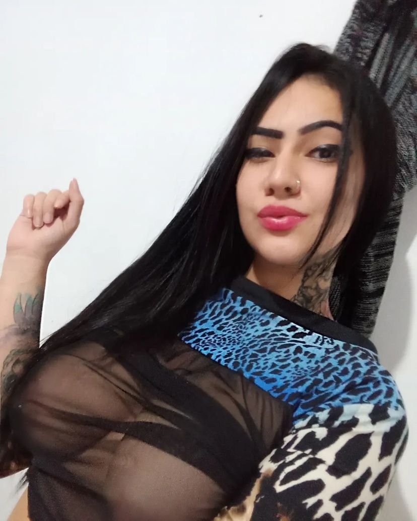Zianny Showing Off Her Huge Tits and Juicy Ass 29