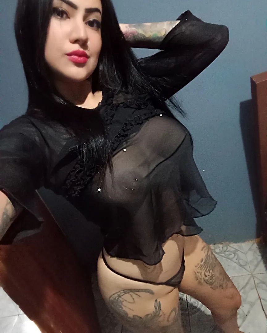 Zianny Showing Off Her Huge Tits and Juicy Ass 34