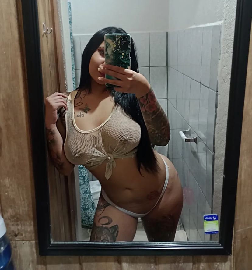 Zianny Showing Off Her Huge Tits and Juicy Ass 52