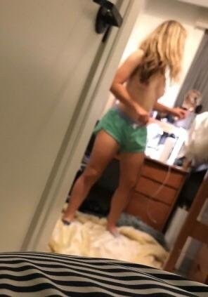 Meine Schwester Sydney's Nacktbilder und A-Loch-Bilder. In welcher Position würdest du sie nehmen?🙏 Keine Grenzen 25