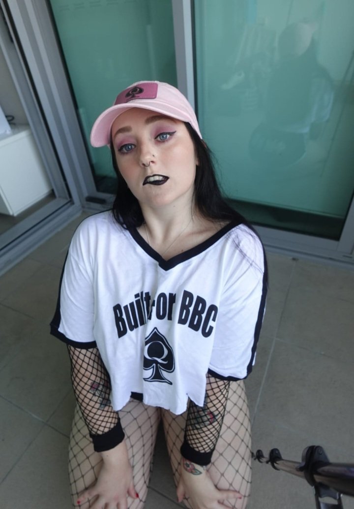 goth gamer influencer loves Gran pene negro 1
